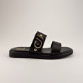 圖片 黑色雙寬帶金屬扣涼鞋 (Black double‑strap metallic buckle sandal)